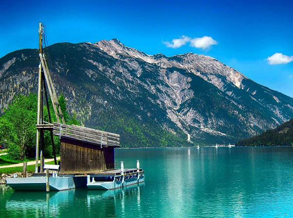 Een blik op het Achenmeer