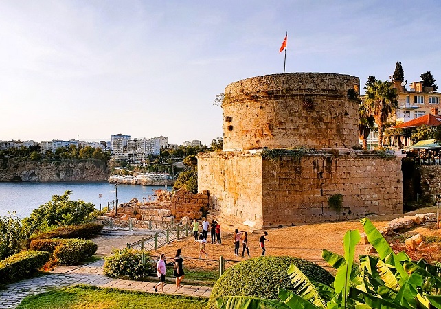 Een blik op het Karaalioğlu-park