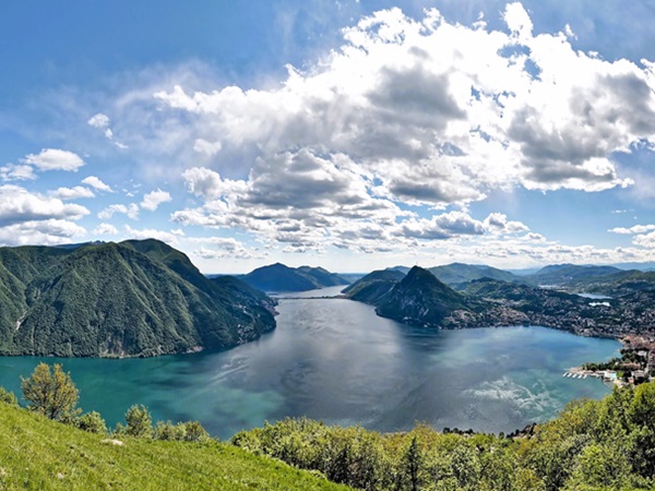 Een foto van het Meer van Lugano