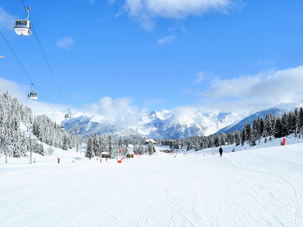 Een op een van de pistes in Courchevel